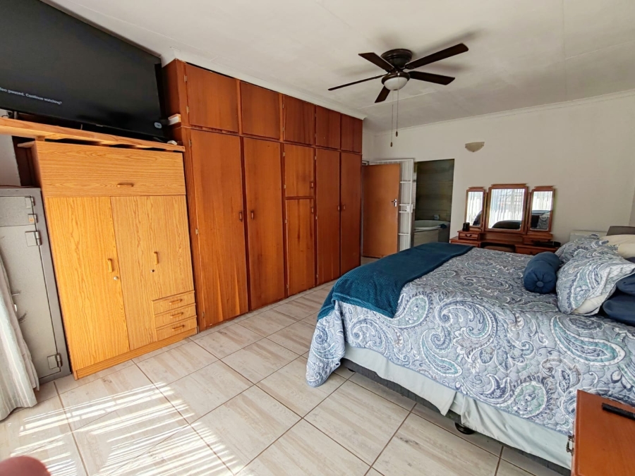 5 Bedroom Property for Sale in Miederpark North West